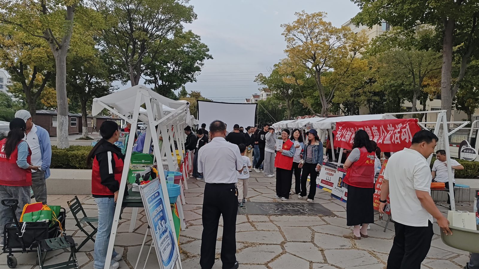 文化下乡文艺演出现场